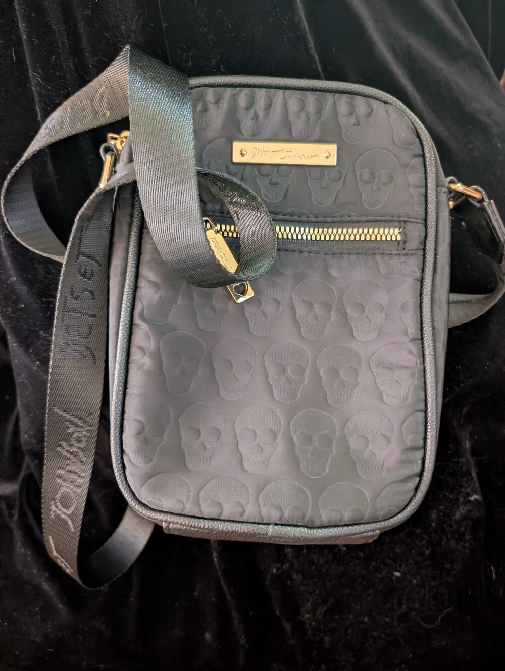 Betsy Johnson Designer Black Pattern Crossbody Bag